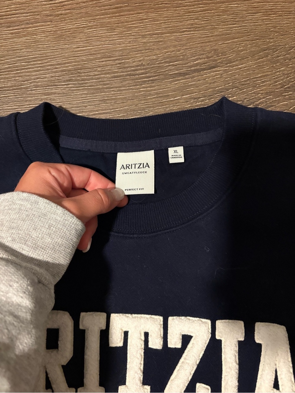 aritzia perfect crew - Picture 2 of 2